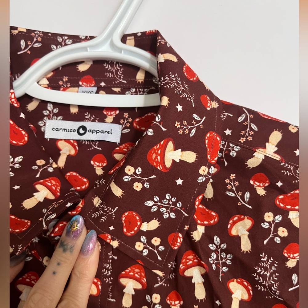 Carmico Apparel Burgundy Mushroom Print Short Sleeved Button Up XXS